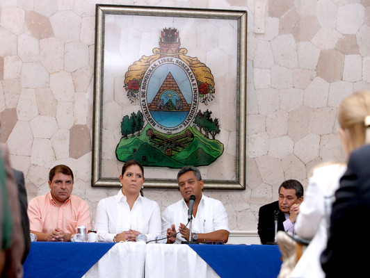 Medios claman por respeto a la libertad de expresión en Honduras