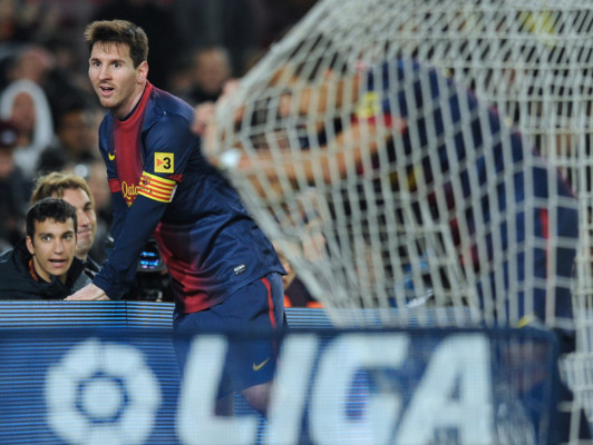 Barcelona gana 3-1 al Rayo con doblete de Messi