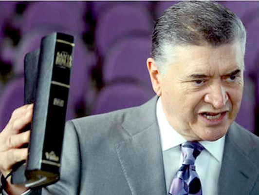 Dictan medidas al pastor Evelio Reyes