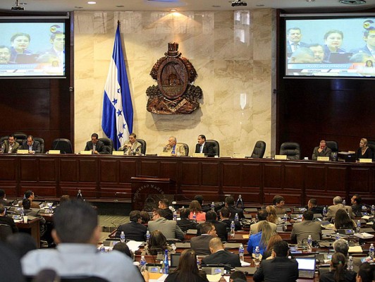 Pac propone ley para prevenir violencia en estadios de Honduras