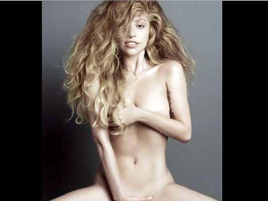 El desnundo de Lady Gaga causa furor en la web