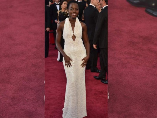 Ladrón devuelve vestido de Lupita Nyong´o