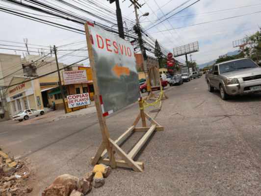 Unas 29 colonias sin agua por reacomodo de tubería