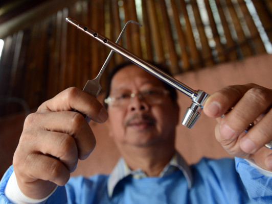 Embalsamador ofrece sus servicios para Chávez