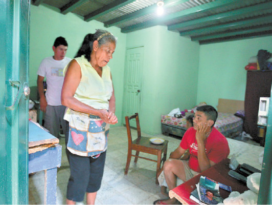 Sampedrano entrega primer donativo