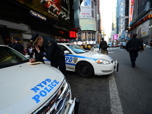 Refuerzan seguridad en EE UU tras explosiones en Boston