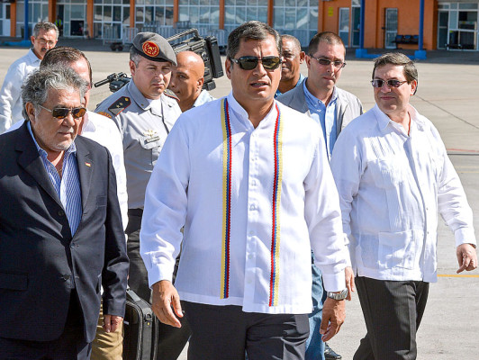 Chávez está 'con gran ánimo', dice presidente de Ecuador