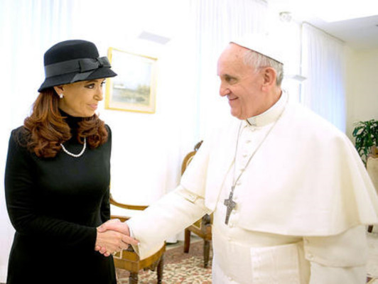 Papa Francisco pide reconciliación a Cristina Fernández