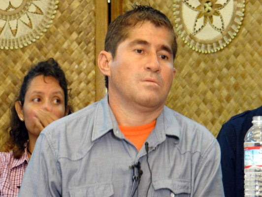Náufrago pide 'privacidad' a su regreso