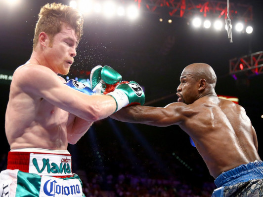 La paliza que Mayweather le dio al 'Canelo' Álvarez