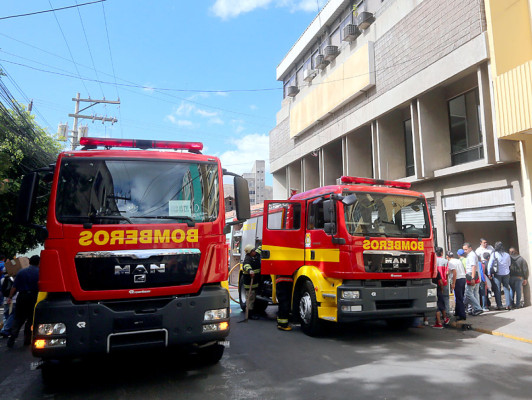 Incendio en bodega de la Alcaldía municipal en centro de Tegucigalpa