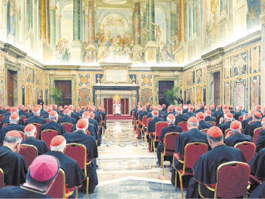 Papa emérito inicia nuevo peregrinaje