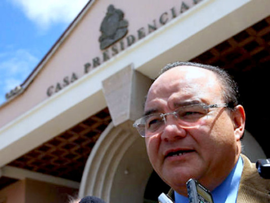 Azules Unidos niega negociación con controversial modelo