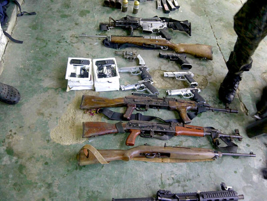 Con fusiles de guerra capturan a dos sujetos en La Mosquitia