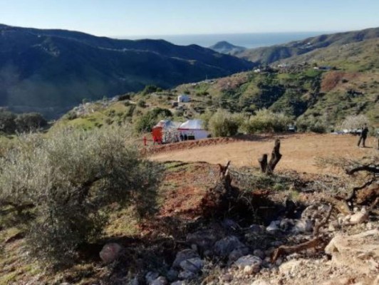 FOTOS: Así es la búsqueda del niño que cayó en un pozo de Totalán, España