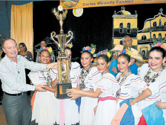 Niños amantes de la danza, listos para la competencia nacional
