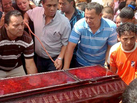 Entierran a niño asesinado en Olancho