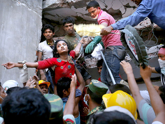 A más de 230 sube la cifra de víctimas en Bangladesh