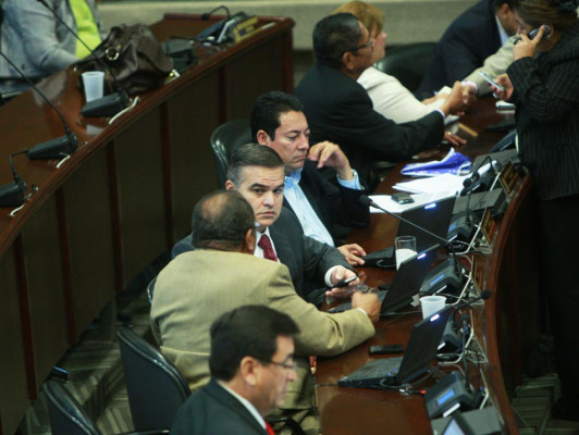 Bancada liberal rechaza amenazas a libertad de expresión