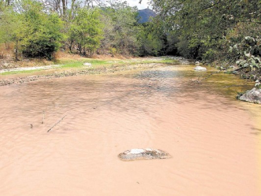 Elevada contaminación presenta el río Caldera