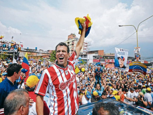 Ataques descalificativos se lanzan Maduro y Capriles