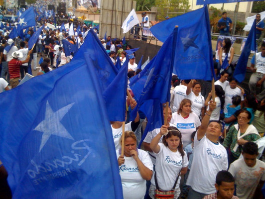 Políticos realizan cierre de campaña en la capital de Honduras