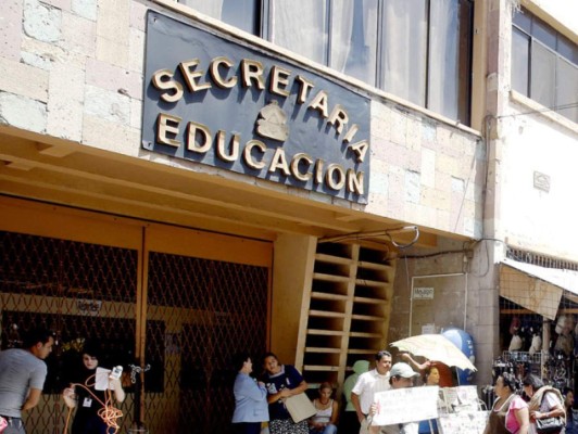 Secretaría de Educación suspende nombramiento de docentes