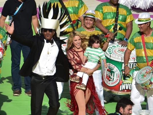 Fotos: Shakira y su hijo Milan se roban el show en la clausura del Mundial 2014