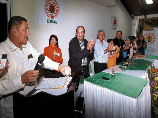 Pinu decide este sábado su futuro político