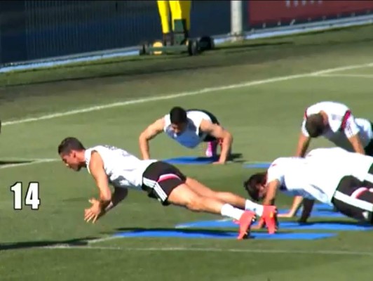 VIDEO: Las espectaculares flexiones de Cristiano Ronaldo