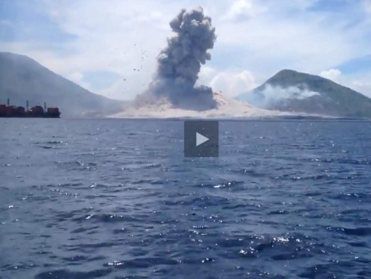 VIDEO: Violenta explosión de volcán en Papúa Nueva Guinea