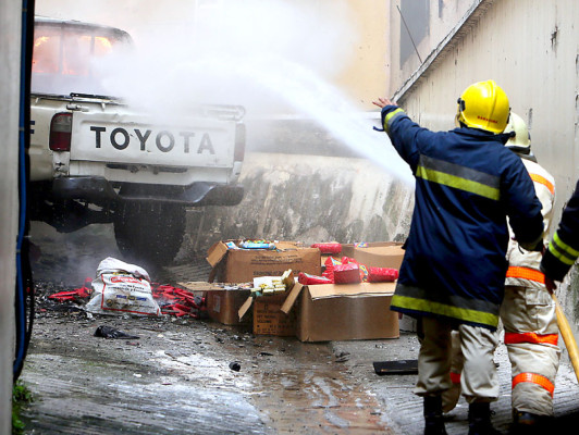 Incendio en bodega de la Alcaldía municipal en centro de Tegucigalpa