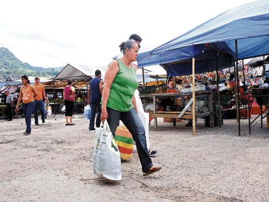 Proponen exonerar 207 productos alimenticios