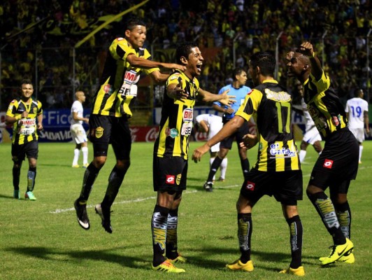 Real España sepulta el invicto de Olimpia