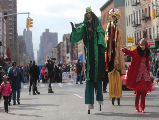 Fiesta de Reyes Magos ilusiona a niños del mundo