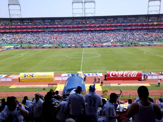El estadio Olímpico fue un hervidero