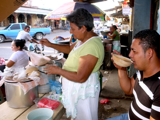 El Chilate, bebida de los mayas que consume la población sureña