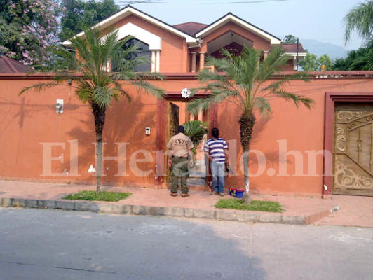 Allanan casas de 'Chepe' Handal en SPS