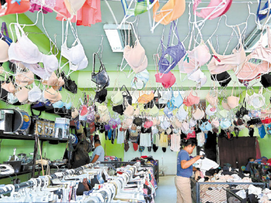 Honduras: Capitalinas compran hasta ropa interior usada