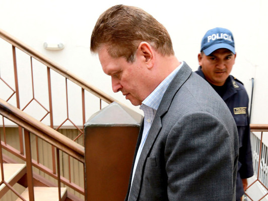 Auto de prisión contra ex subdirector del FHIS