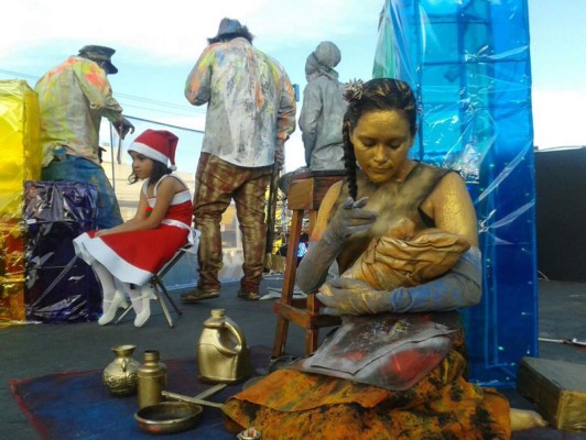 Honduras: Colorido desfile de carrozas