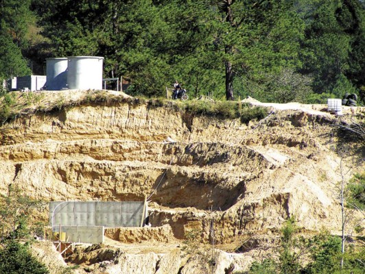 Vecinos se oponen a la minería a cielo abierto