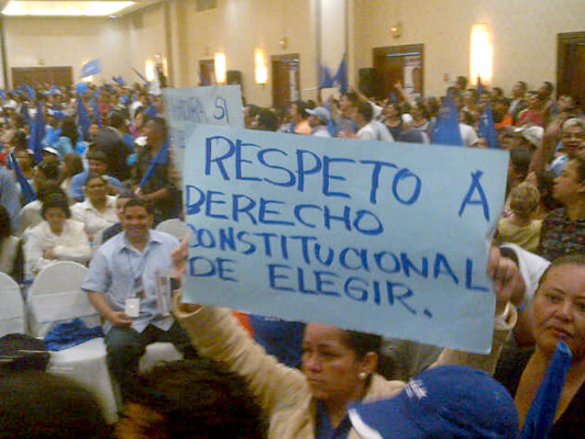 Resultados parciales dan ventaja a Álvarez y Villeda