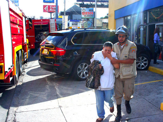 Explota chimbo de gas en panadería de bulevar Morazán