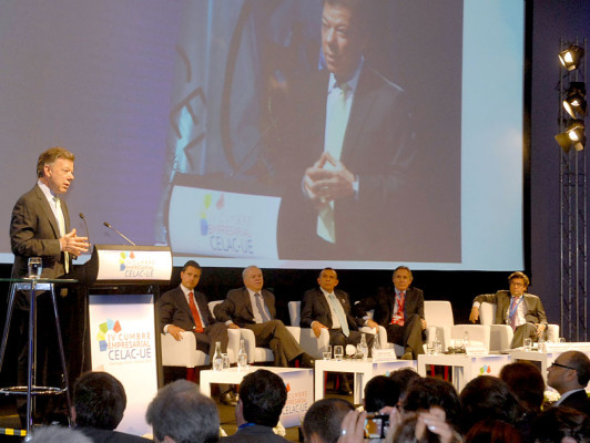 'Ayúdennos”, clama Lobo a empresarios