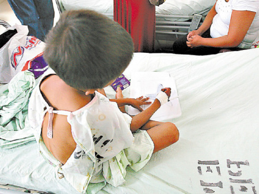 Hermanitos iban a comprar pan cuando fueron atropellados por la Pathfinder