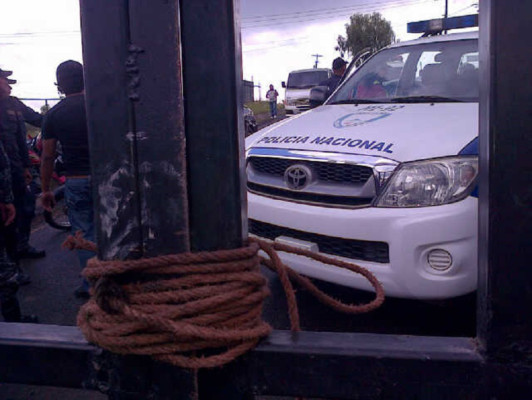 Policías hondureños realizan nueva protesta