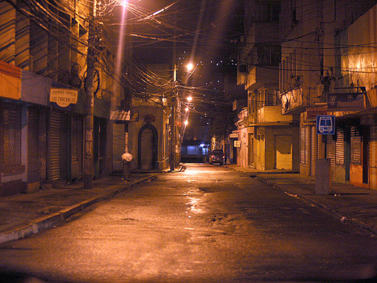 Las calles lucen desoladas al terminar las elecciones