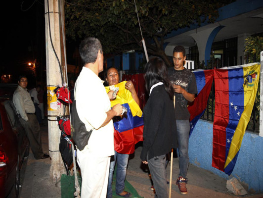 Manuel Zelaya y Xiomara Castro viajan a Venezuela