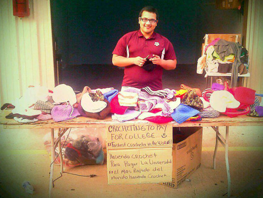 Hondureño que dormía debajo de un puente cuenta su historia en Harvard